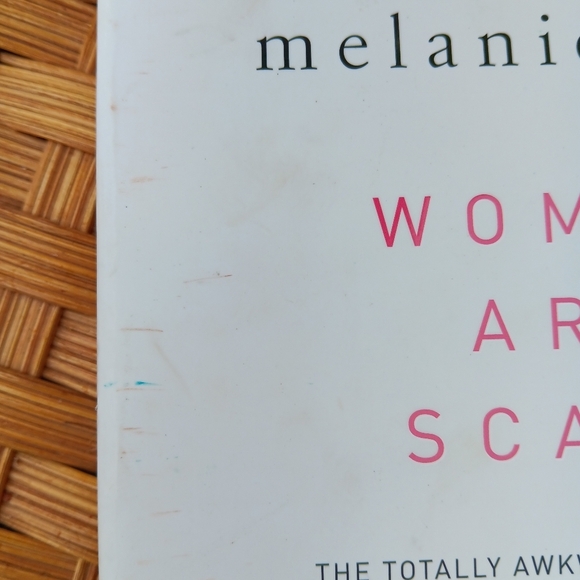 Women are scary Book - Picture 4 of 5